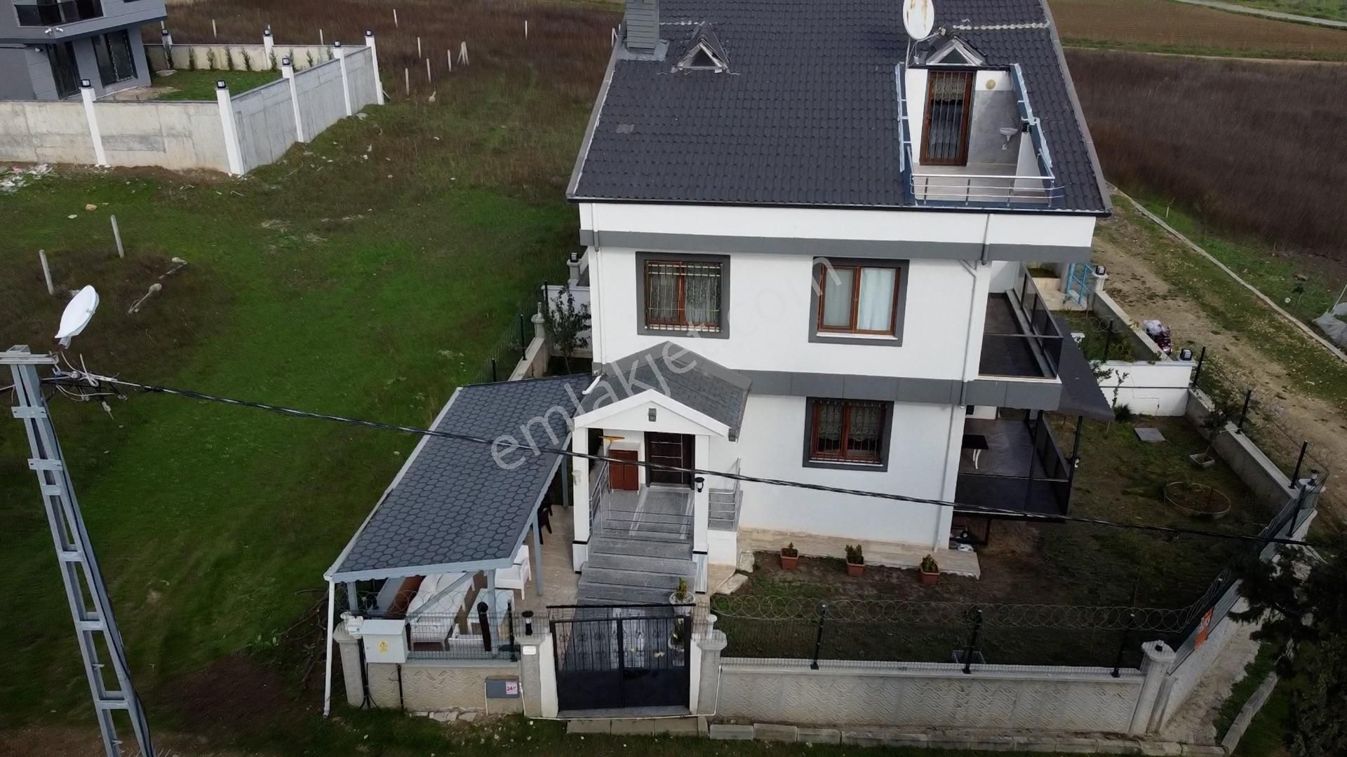 WİSREMDEN SİLİVRİ'DE KAPANMAZ DENİZ MANZARALI İSKANLI VİLLA