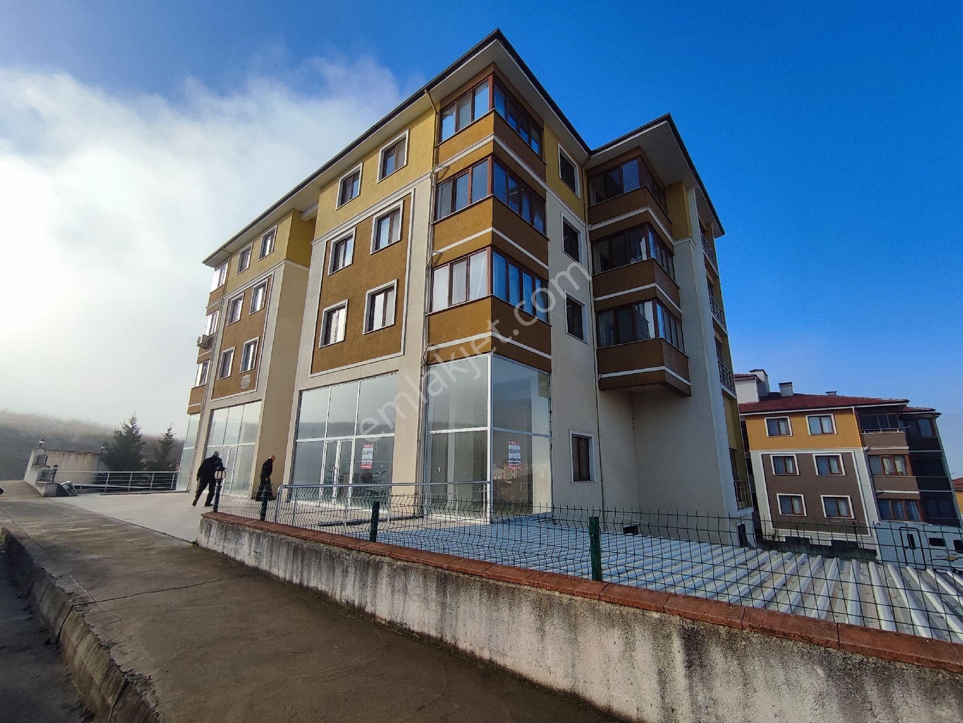  WİSREM SAFRANBOLUDAN BARIŞ MAH.DE ÇİFT CEPHELİ KİRALIK DÜKKAN