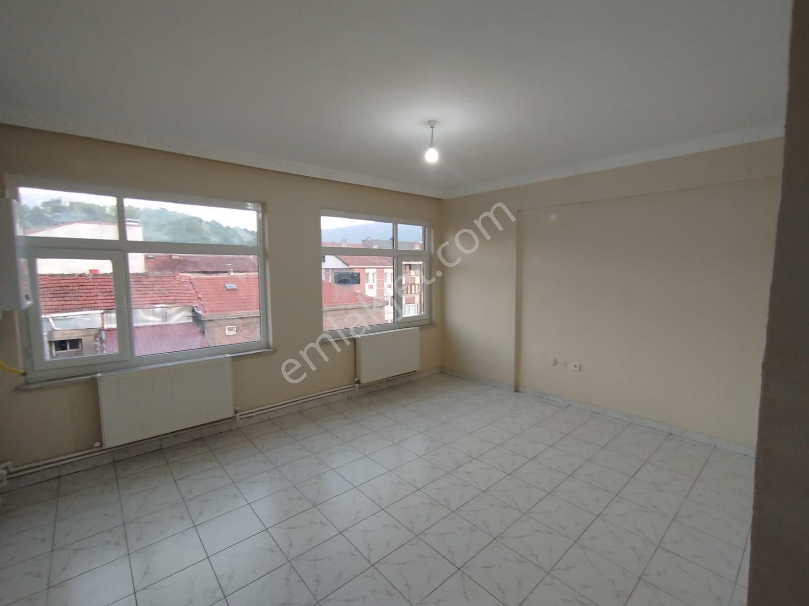  WİSREMDEN GÖKÇEBEY MERKEZDE FIRSAT SATILIK 1+1 DUBLEX TERAS KAT